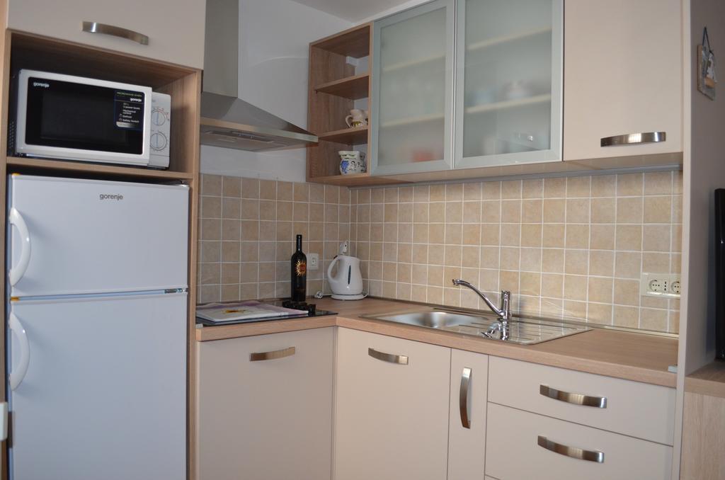 Apartments Lora Baška Rom bilde