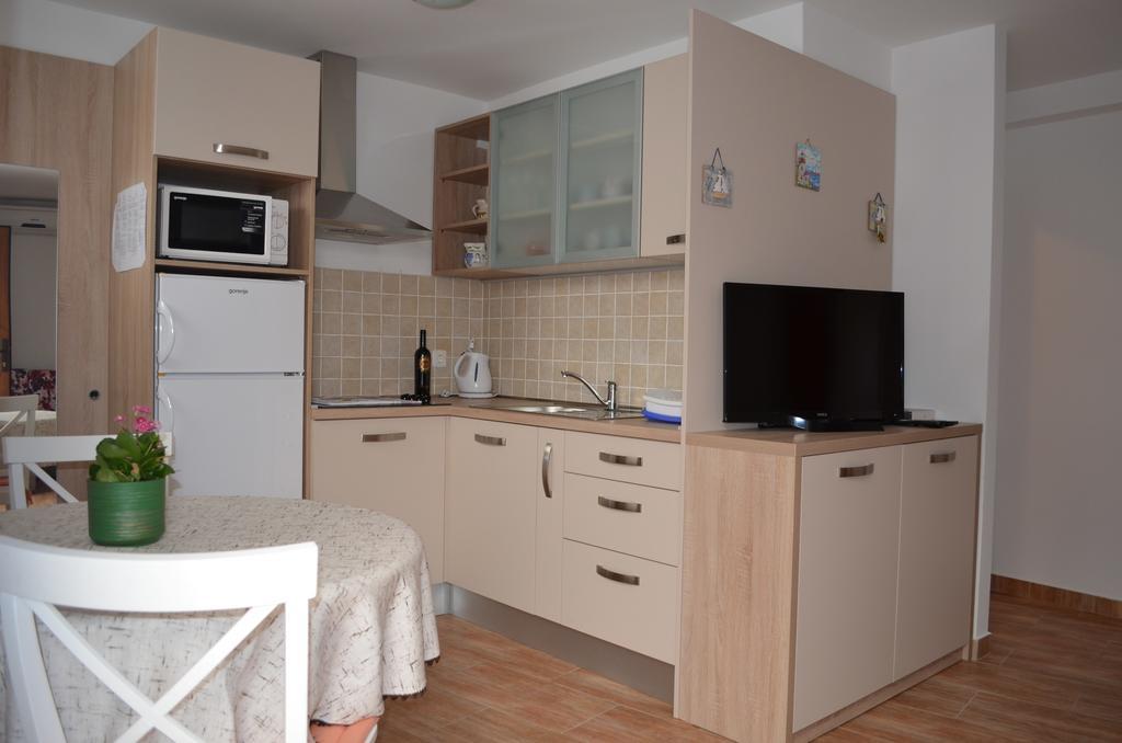 Apartments Lora Baška Rom bilde