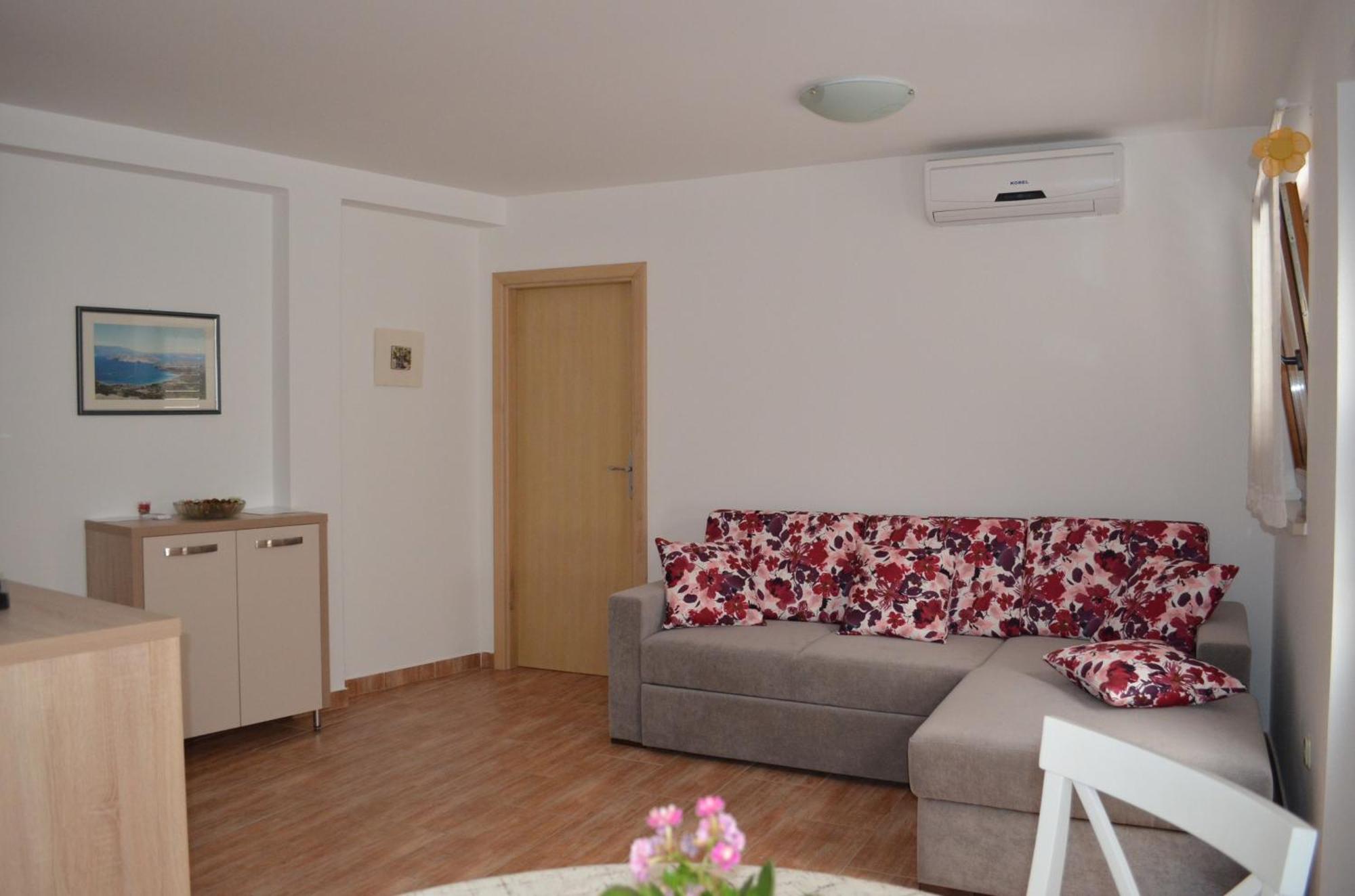 Apartments Lora Baška Rom bilde