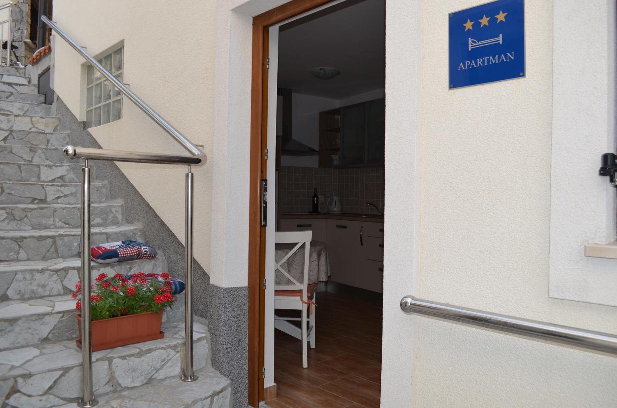 Apartments Lora Baška Rom bilde