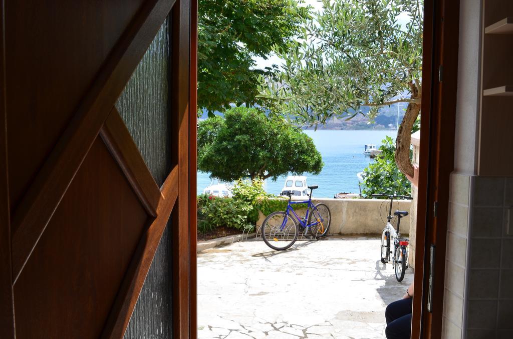 Apartments Lora Baška Rom bilde