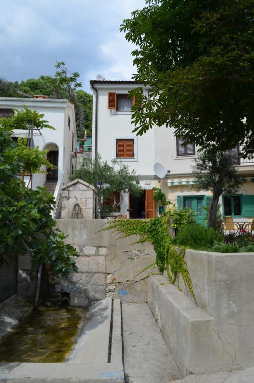 Apartments Lora Baška Eksteriør bilde