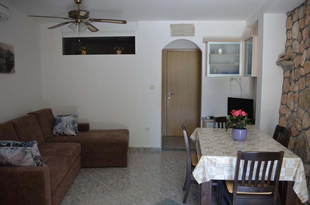 Apartments Lora Baška Eksteriør bilde